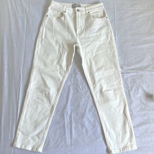 Everlane The curvy cheeky jean. Size 29 curvy. Off-white.